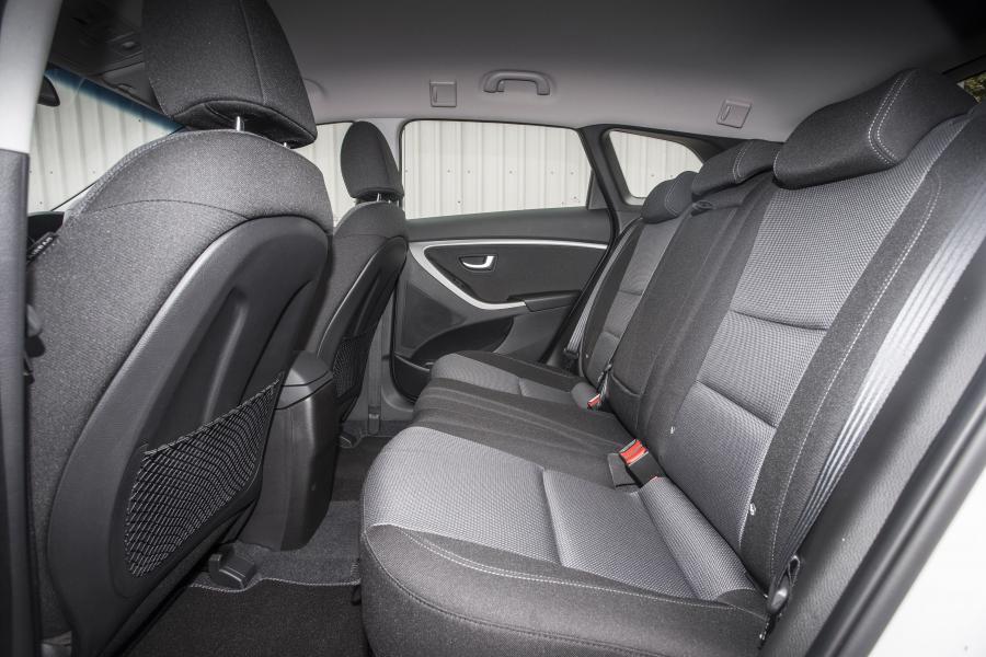  Hyundai i30 Tourer 2015 года  (UK) (фото 11 из 20)